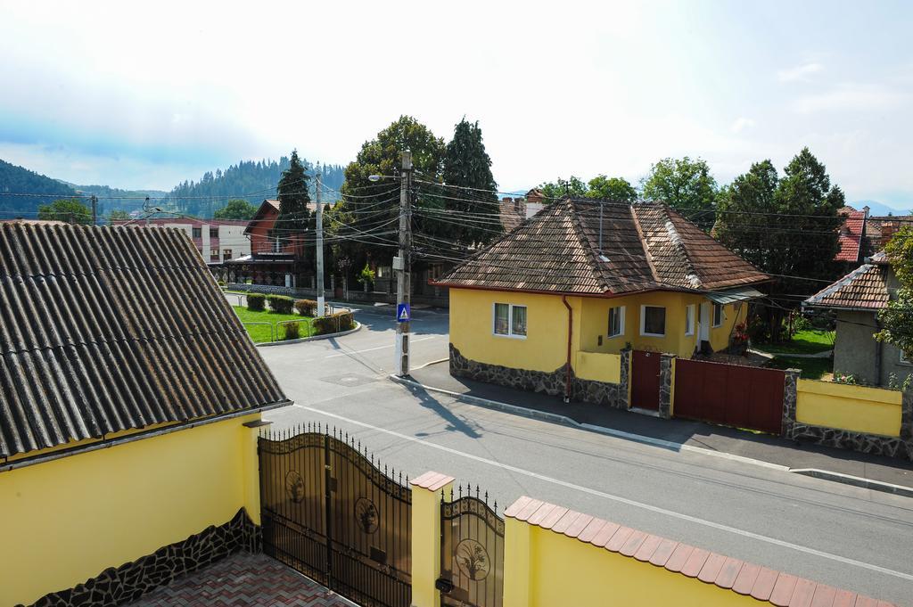 Hôtel Casa Weinerth à Rîşnov Extérieur photo